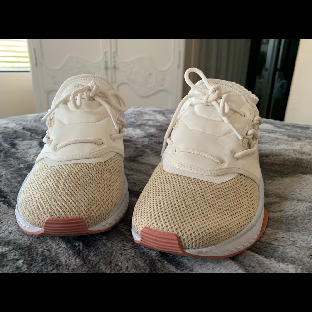 Tennis Shoes